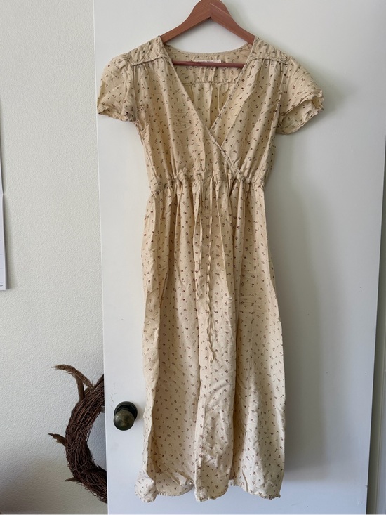 Christy Dawn Dresses & Skirts - Christy Dawn Cream Floral Dress with V-Neck